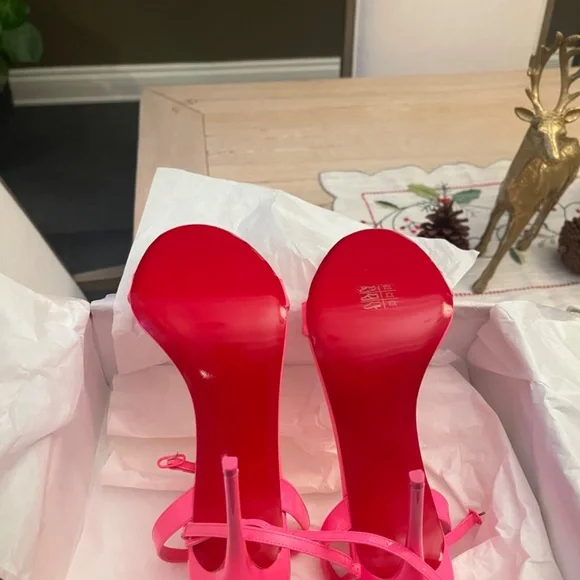 Christian Louboutin Loubigirl - Picture 3 of 5